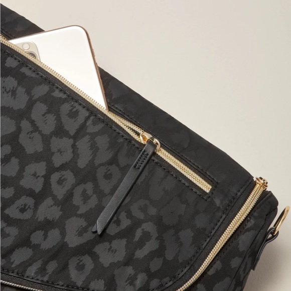 Stella & Dot Lady Boss Shoulder Hobo Bag - Picture 6 of 9